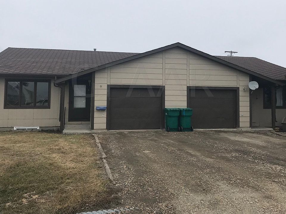 2nd image of 115 8th Ave E