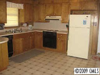 3rd image of 9 Hillcrest Dr