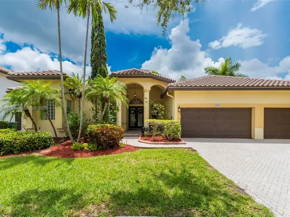 1925 NW 167th Ter, Pembroke Pines, FL 33028