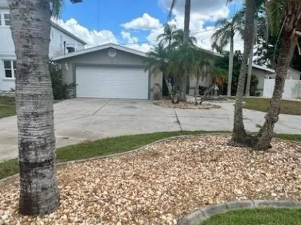1095 N Stoney Point, Crystal River, FL 34429