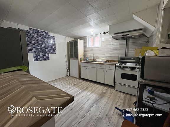 2nd image of 7175 Roger Cres #2