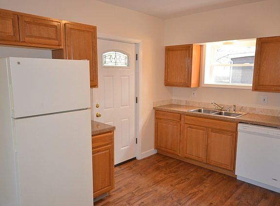 4th image of 291 Saint Leger Ave