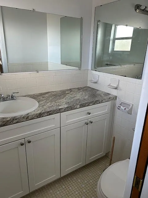 Building Photo - 4702 Azalea Dr