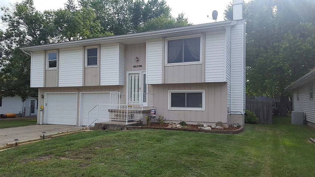 815 Kirk Dr photo 1