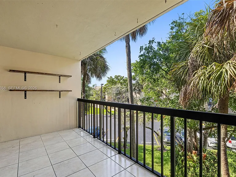 10835 SW 112th Ave #305 — Photo 17