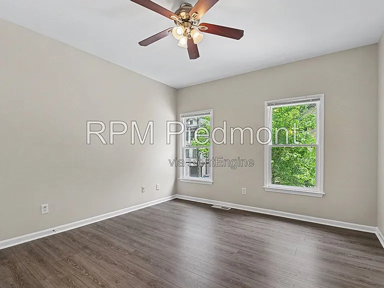 740 Prince Pl NW — Photo 4