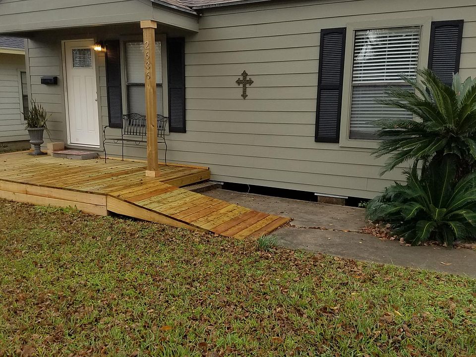 1st image of 2636 Montrose Ave