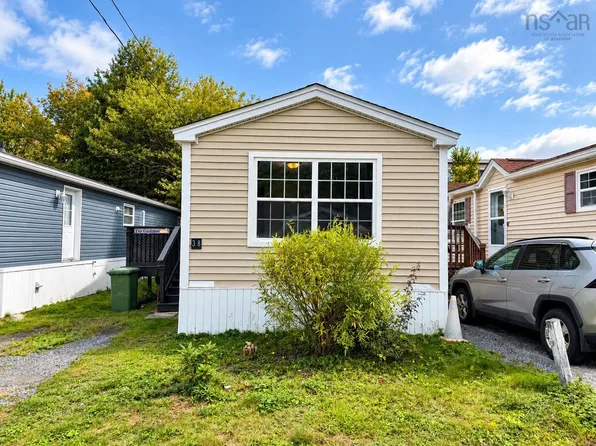 38 Bridget Ave, Halifax, NS B3R 1H9