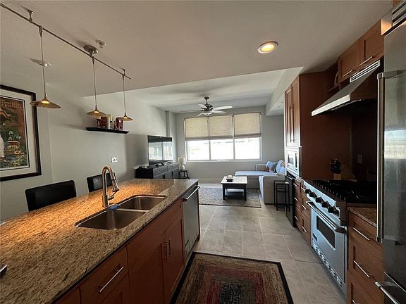 3rd image of 1120 E KENNEDY BOULEVARD #924