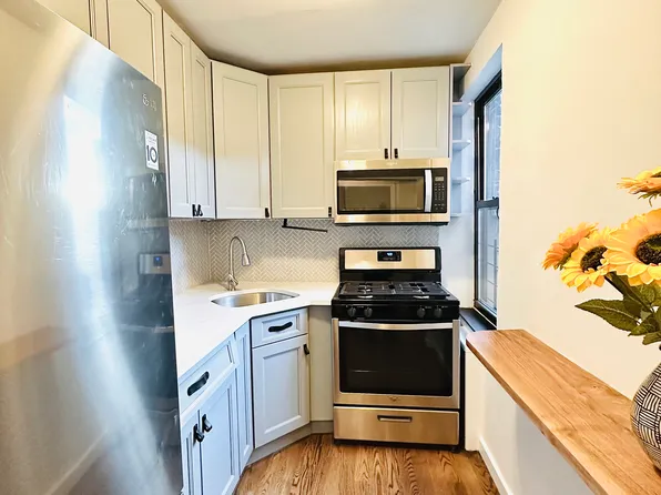 52-25 39th Road image 5 of 7