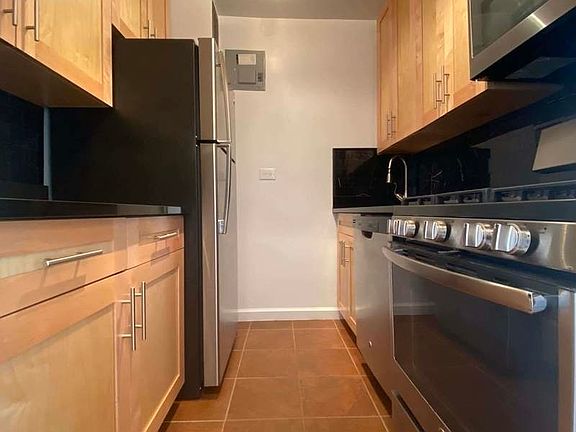 3rd image of 245 E 19th St APT 3m