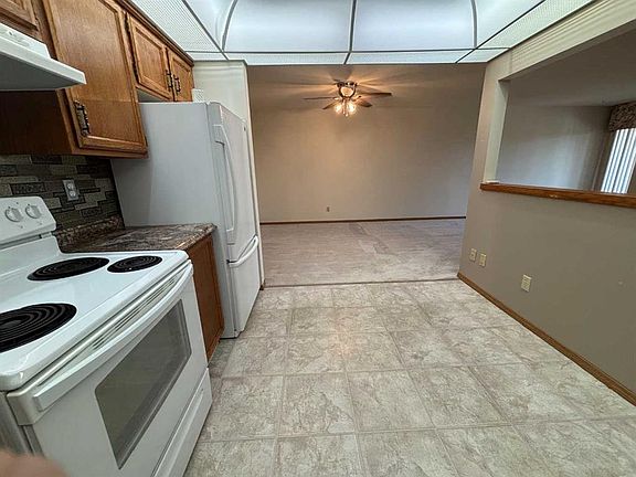 3rd image of 3090 S 15th Ave SE #305