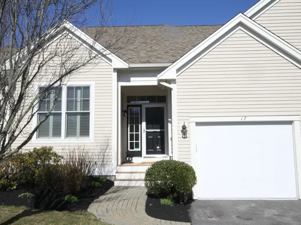 17 Twin Oaks Drive, Mashpee, MA 02649