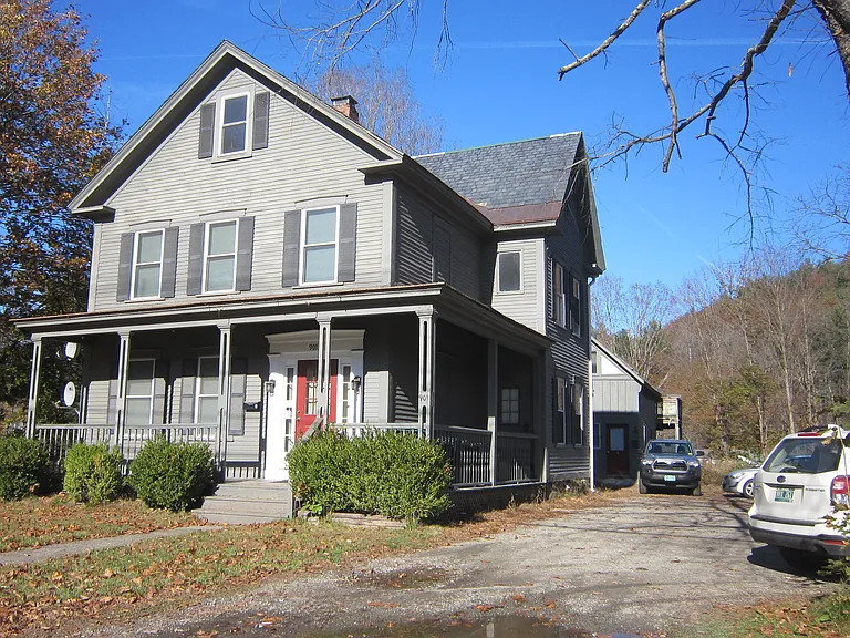 901 Western Ave #3 — Photo 1