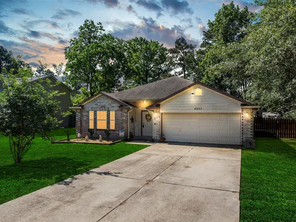 6923 Grant Dr, Magnolia, TX 77354
