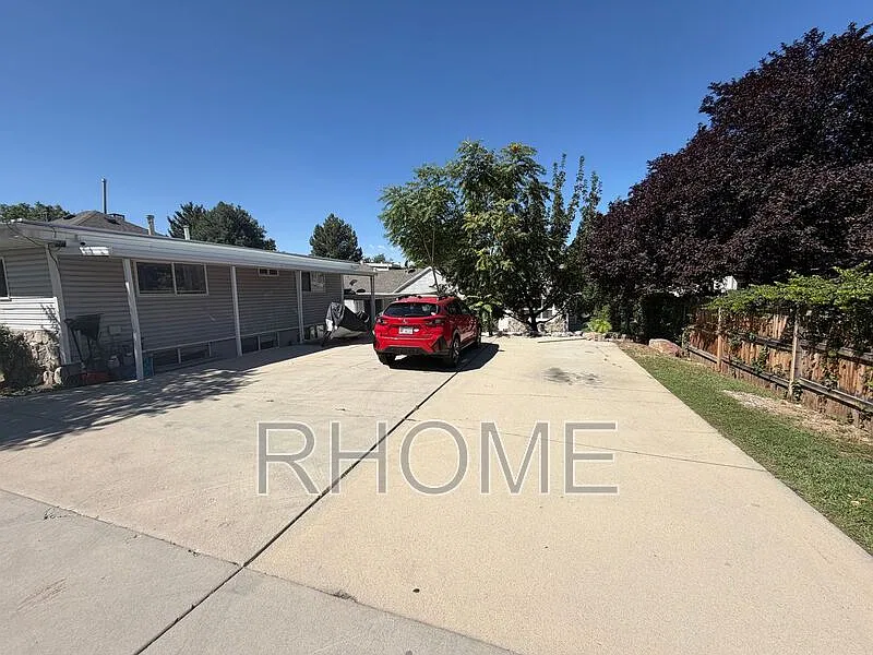 3 bed, 2.0 bath, 1500 sqft, $1,849 — Photo 4