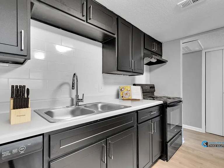 4611 Samuell Blvd — Photo 1