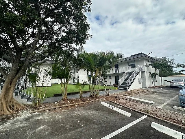 1413 N Dixie Hwy #2 — Photo 5