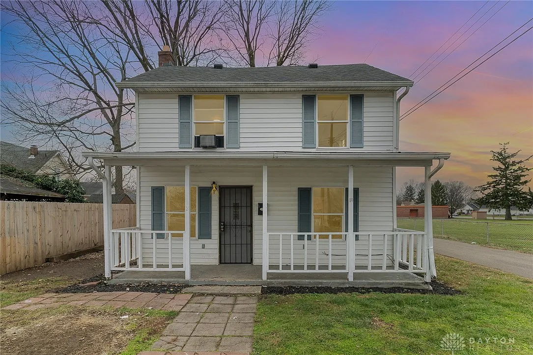 112 Chestnut St photo 1