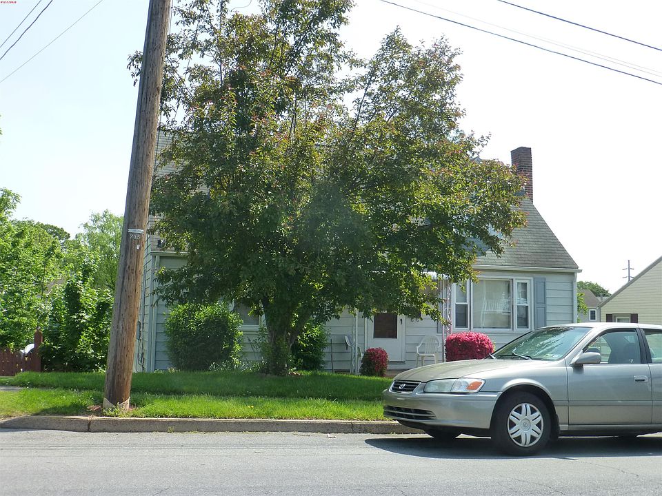 2nd image of 524 Spruce St