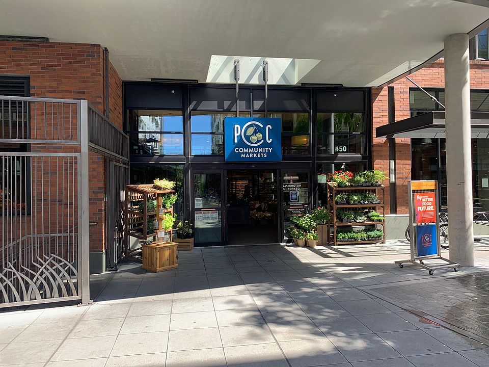 1 short block to PCC Market. Neighborhood walk score of 93!
Bike Score 92!