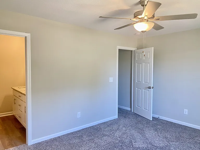 943 Center Rd #A — Photo 20