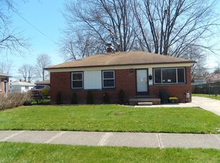 29329 Red Cedar Dr, Flat Rock, MI 48134