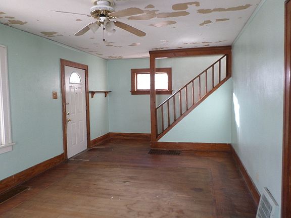 3rd image of 309 Altgeld St
