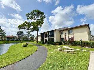 327 Knotty Pine Cir APT B-2, Greenacres, FL 33463