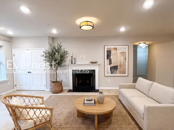 14001 Briars Cir Unit 104, Midlothian, VA 23114