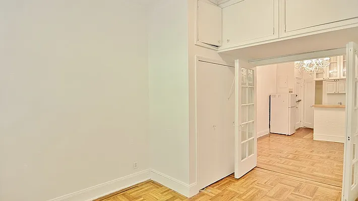 Rented by Park Property Advisors | media 35