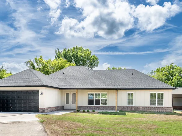 295 Oak Knoll Dr, Fayetteville, AR 72701