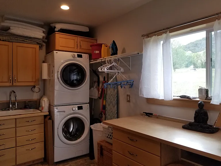 889 Sabeta Dr — Photo 10
