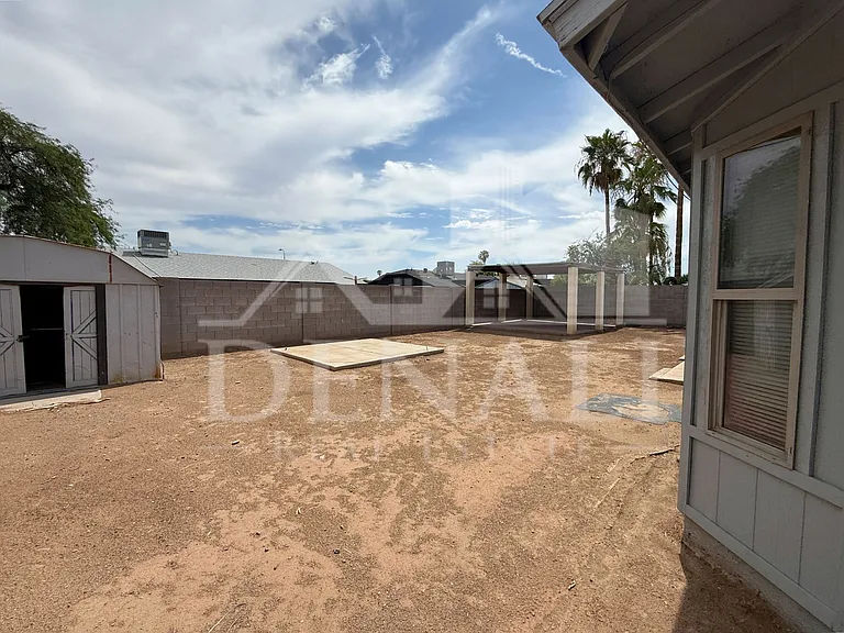 10921 W Sells Dr — Photo 20
