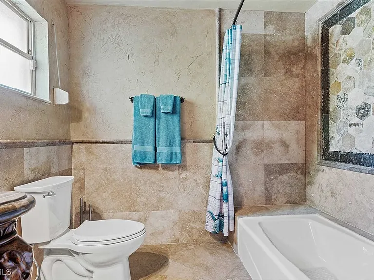 252 Bayshore Dr — Photo 16
