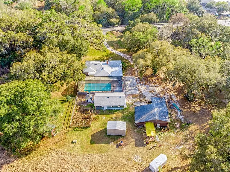 4811 County Road 48 — Photo 3