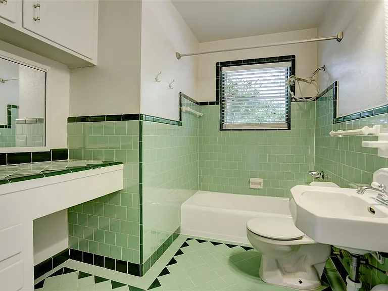 9829 Larston St — Photo 16