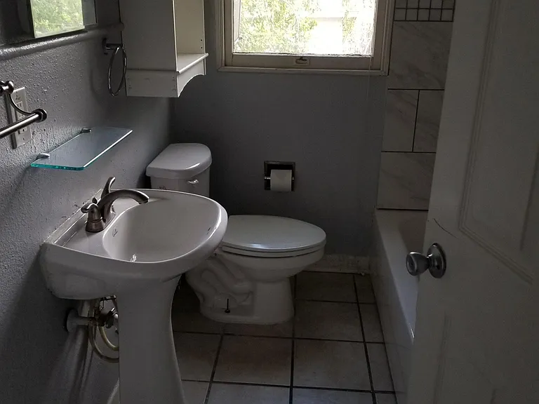 451 Eleanor Ave #4 — Photo 2