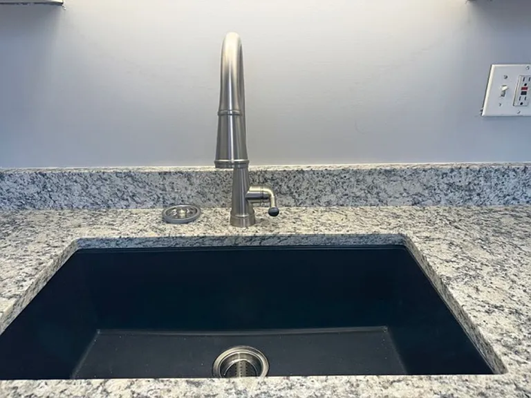 510 W. Saint Catherine — Photo 10