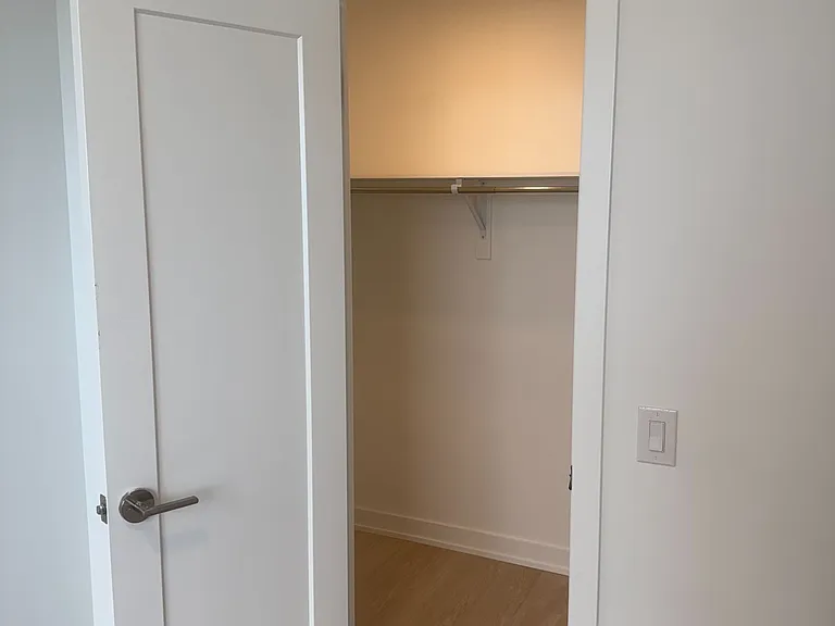 5105 Hurontario St #2910 — Photo 14