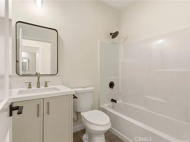 2155 Euclid Ave #B — Photo 8