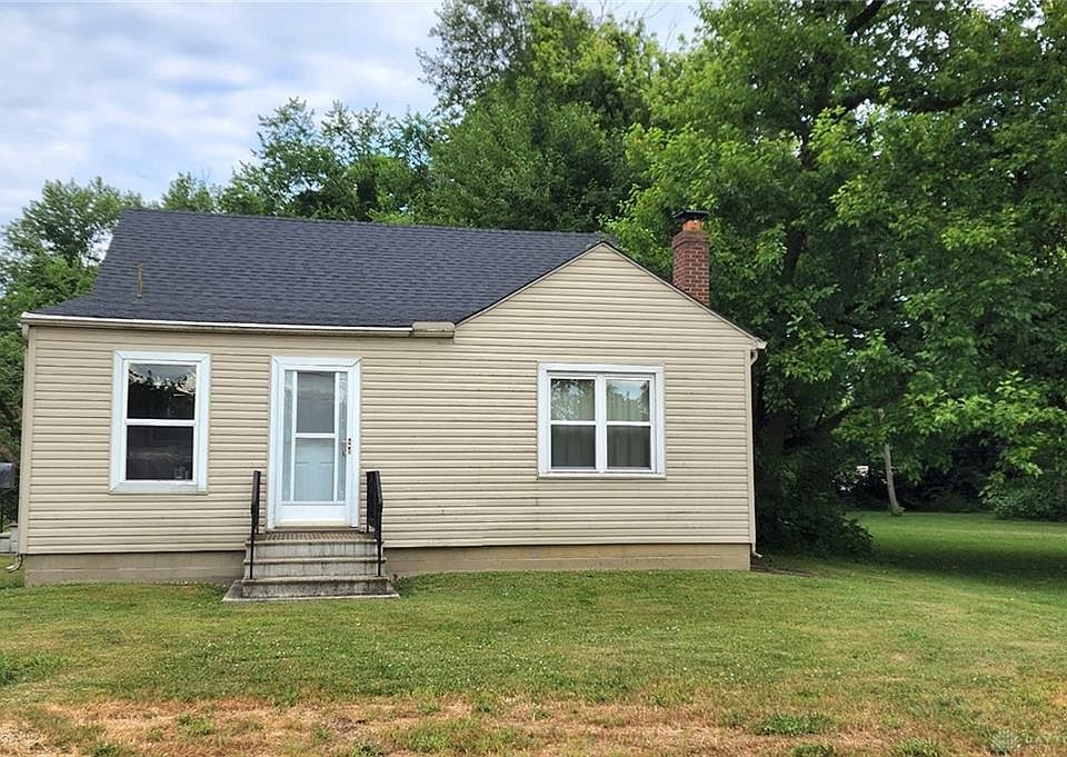 1st image of 37 Marilyn Ave