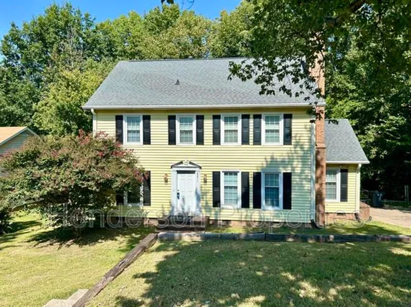 9211 Robert Frost Ln, Charlotte, NC 28213