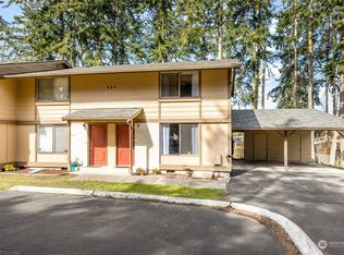 800 SW Harrier Cir APT 6, Oak Harbor, WA 98277