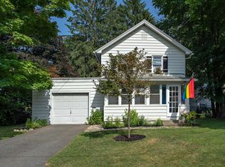 41 Thompson St, Red Hook, NY 12571