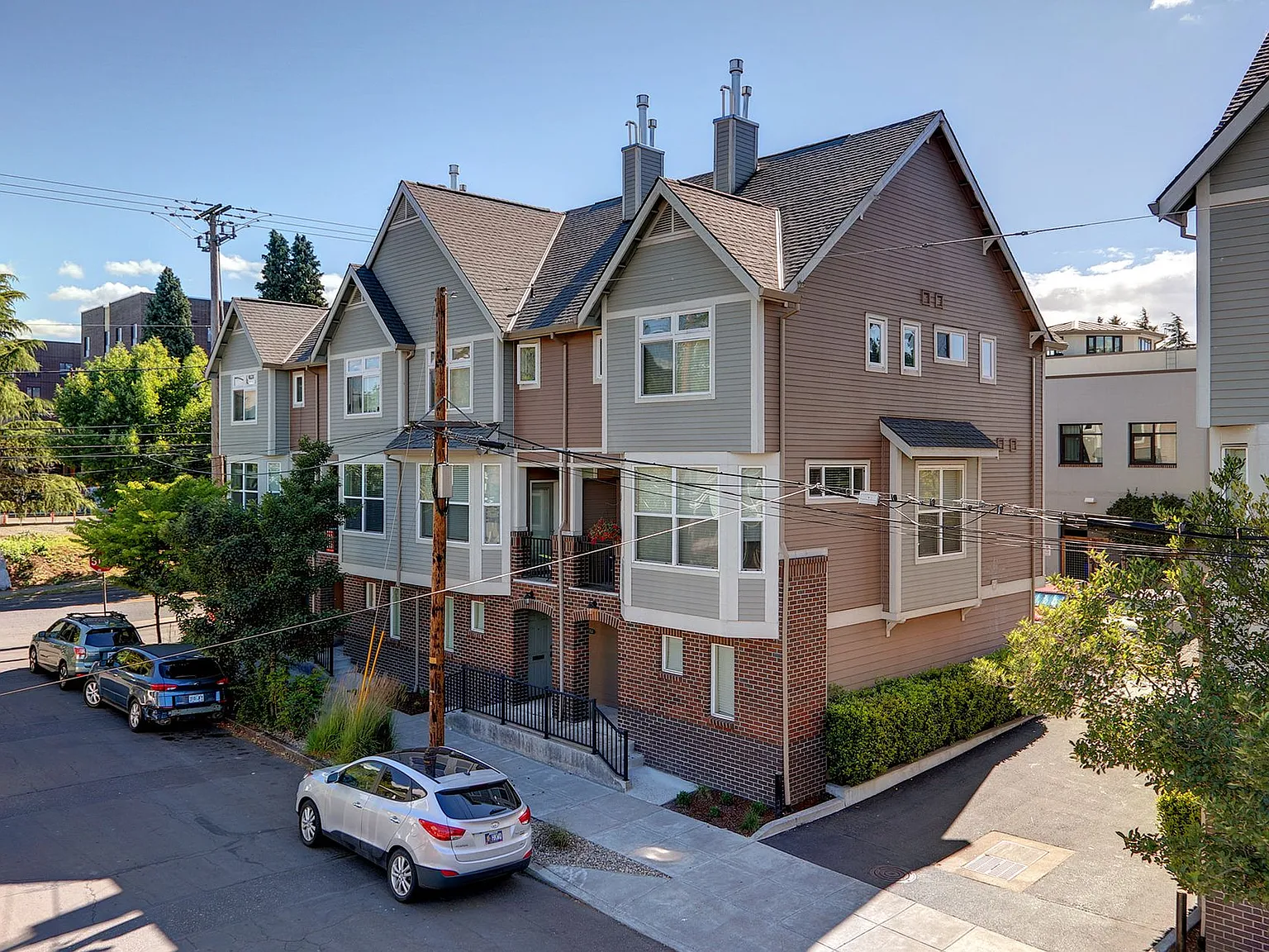 King's Crossing Townhomes — Photo 1