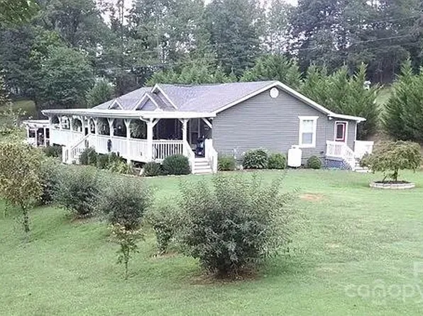 148 Whirlwind Dr, Whittier, NC 28789