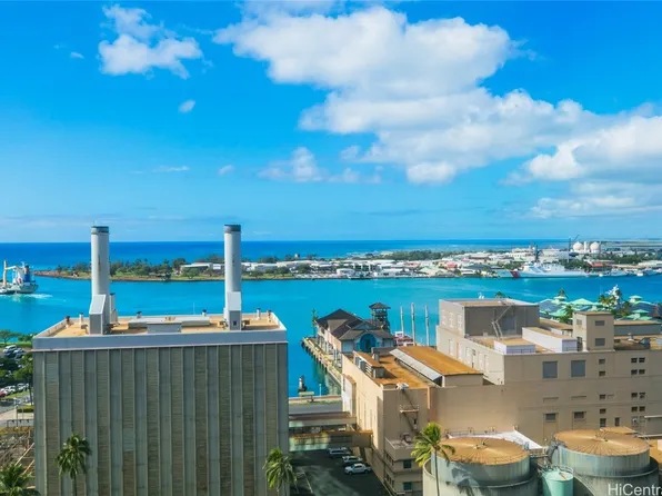 225 Queen St APT 17B, Honolulu, HI 96813