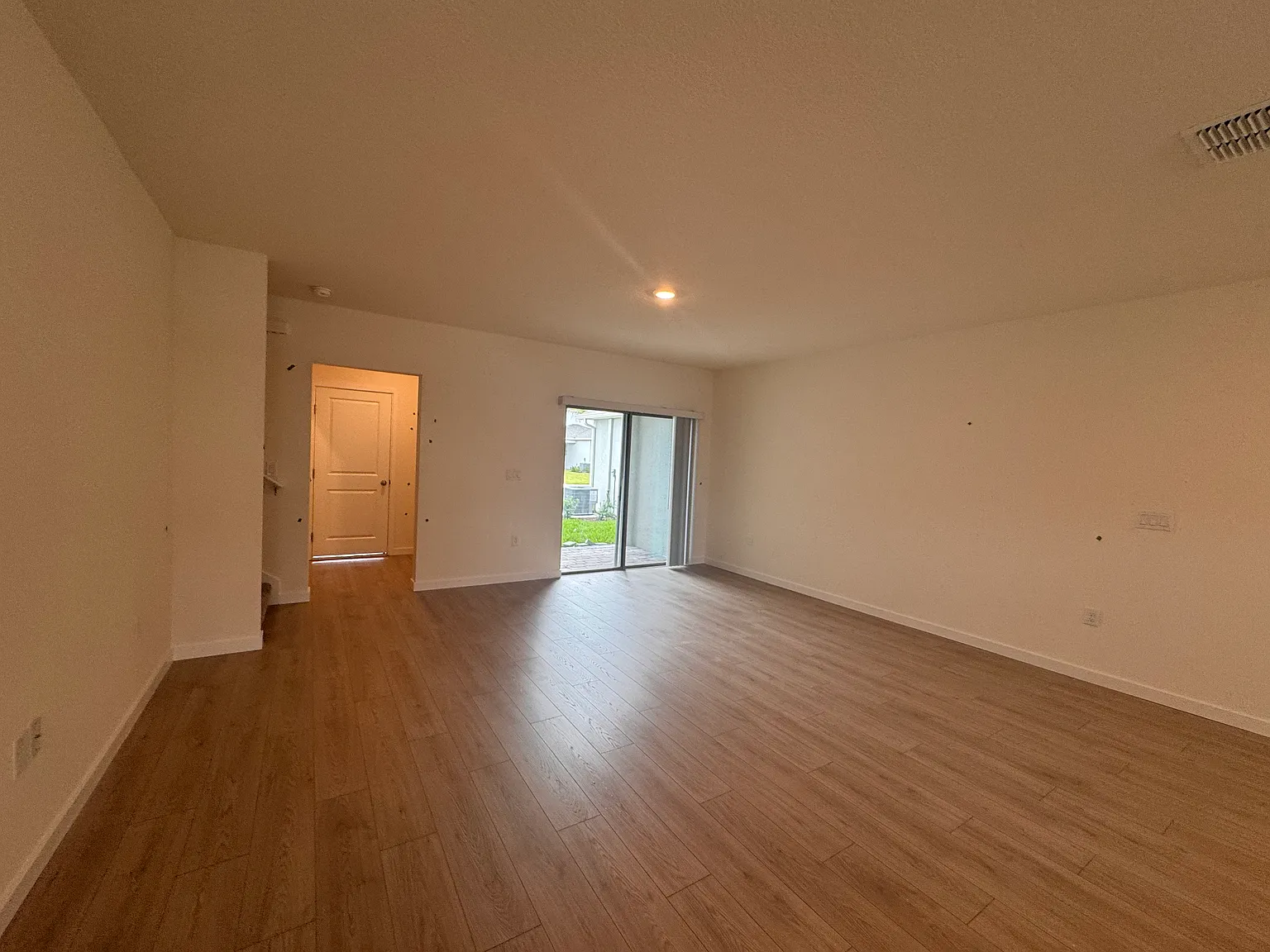 3 bed, 1567 sqft, $2,650 — Photo 2