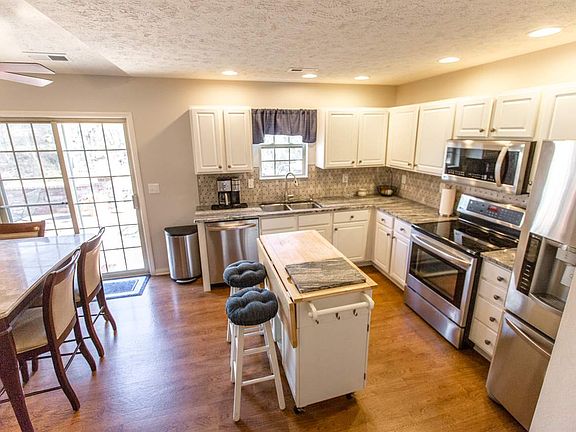 2nd image of 4640 Lincoln Pointe Dr